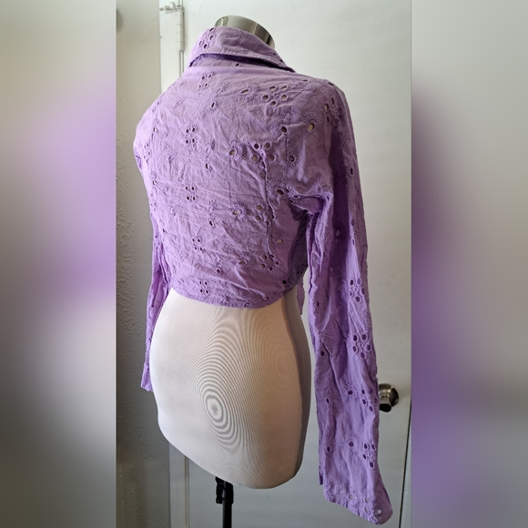 Ashley Park Lavender Eyelet Top - Picture 10 of 10